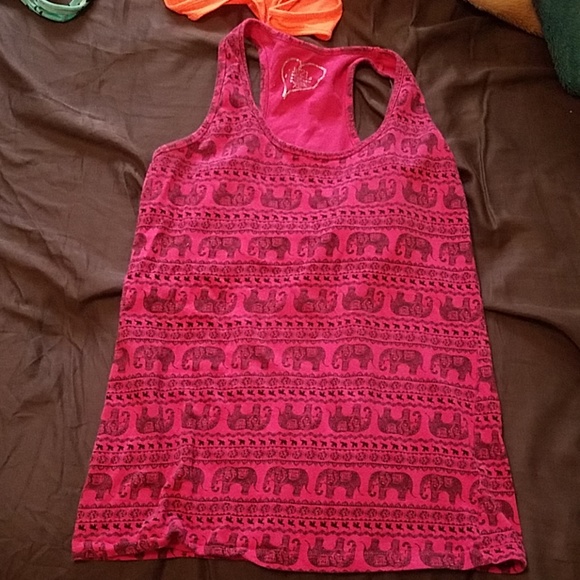 Tank tops - Picture 4 of 4